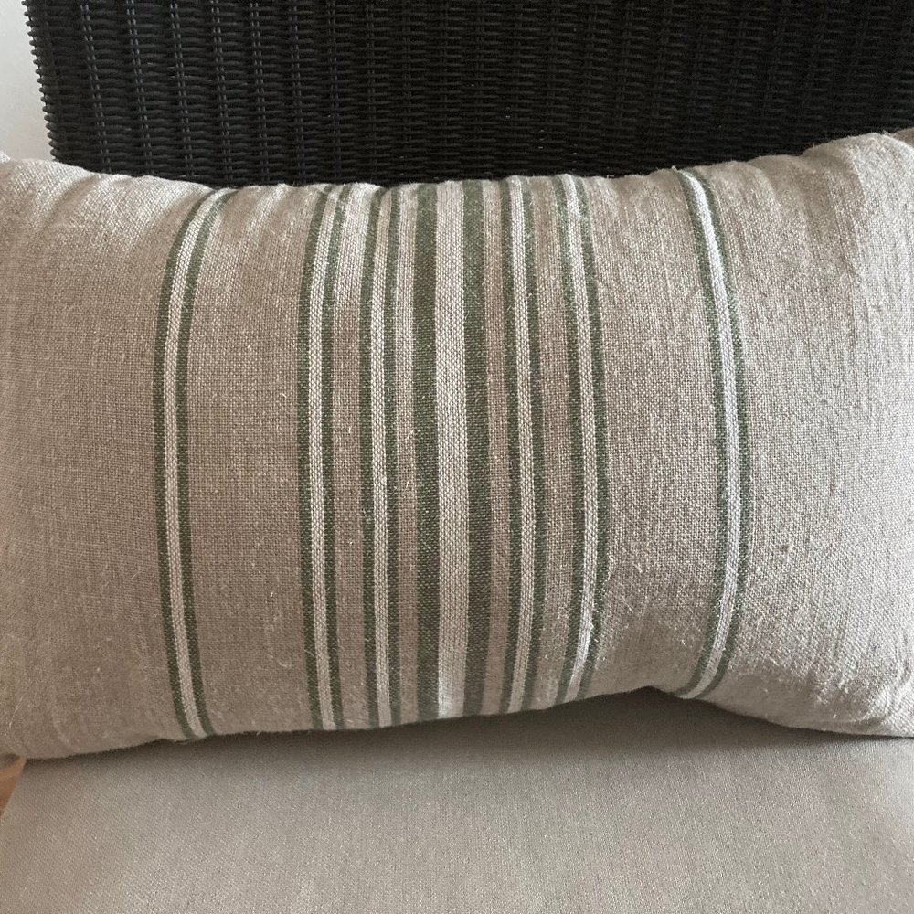 PIER 1 IMPORT LINEN W20 1/2" X H13 1/2''